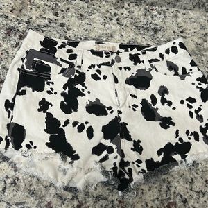 Altar’s  State cowprint shorts